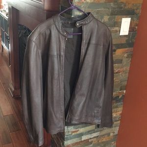 Lightweight Men’s Leather Jacket